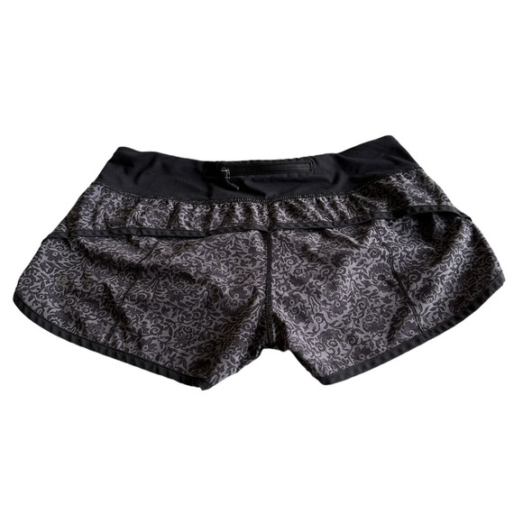 Lululemon Speed Short 2.5 Flossy Dark Carbon Black Paisley Shorts Women's Size 6 - Picture 2 of 15